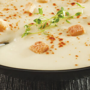 Protekal supa sa ukusom piletine sa krutonima